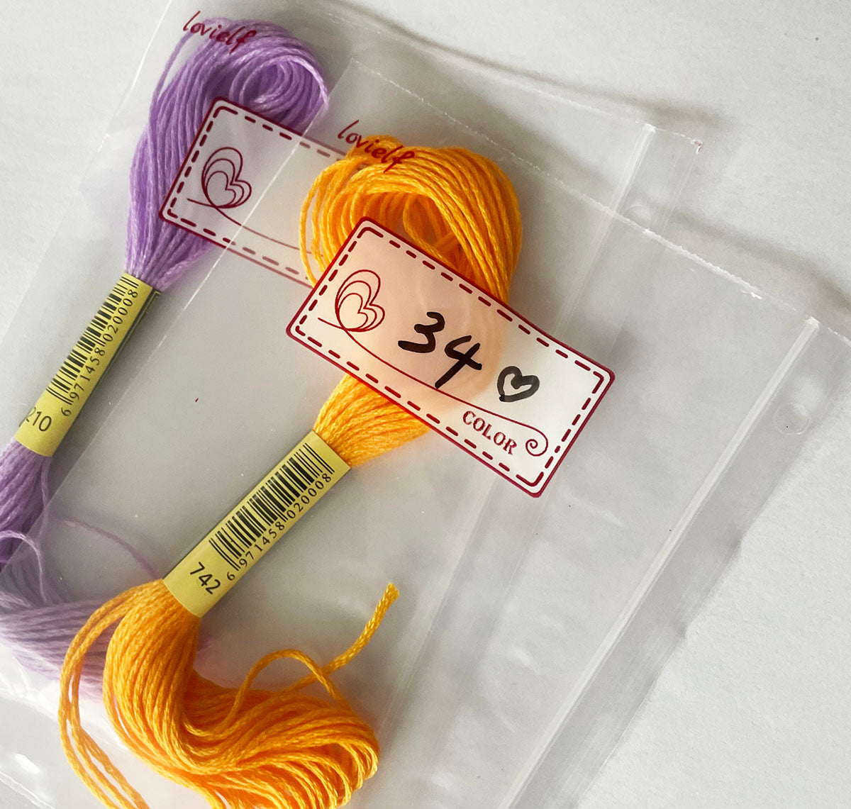 lovielf Embroidery Threads Cross stitch Floss Bag Organizer 5.12 x 3.6 inch - 200 pack with 4 Rings